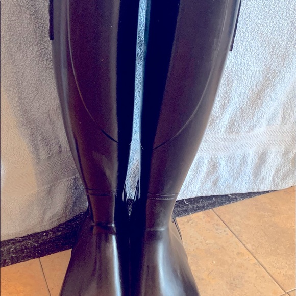 Burberry RainBoots - Picture 1 of 4